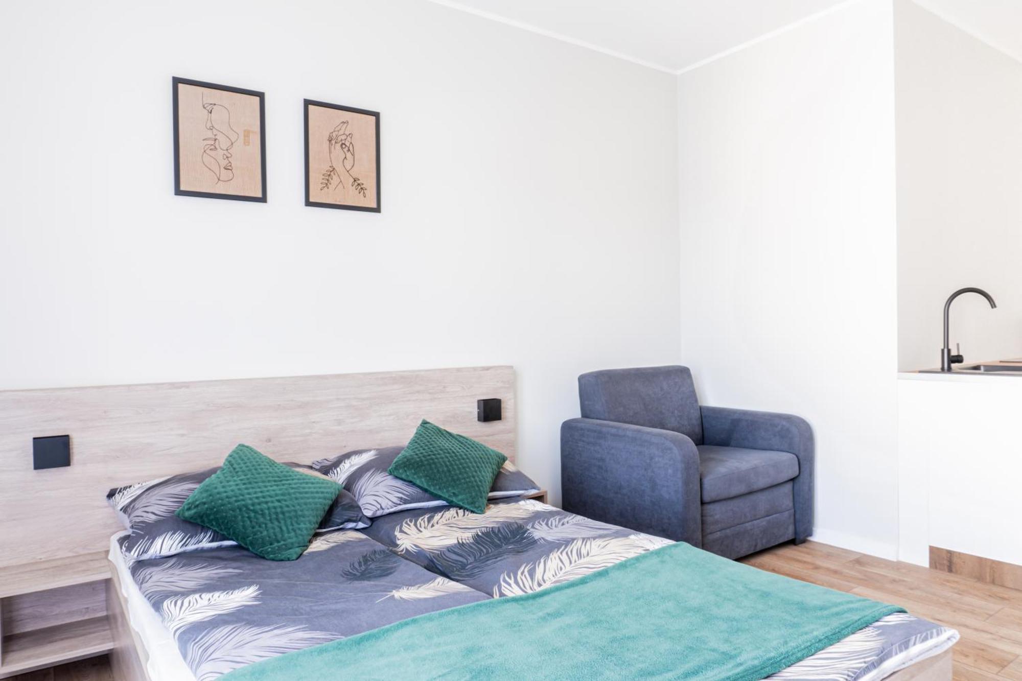 Domki I Apartamenty Kacper- Swietna Lokalizacja Blisko Plazy オストロボ エクステリア 写真